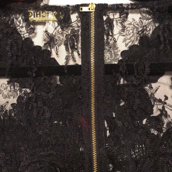 Lace top - Picture 3 of 3